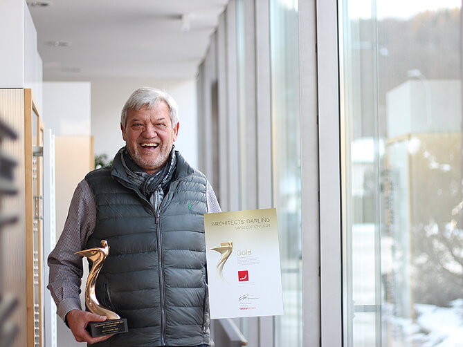 Peter Anesini mit dem Architect's Darling Gold Award