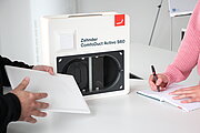 Display Überströmer auf Tisch