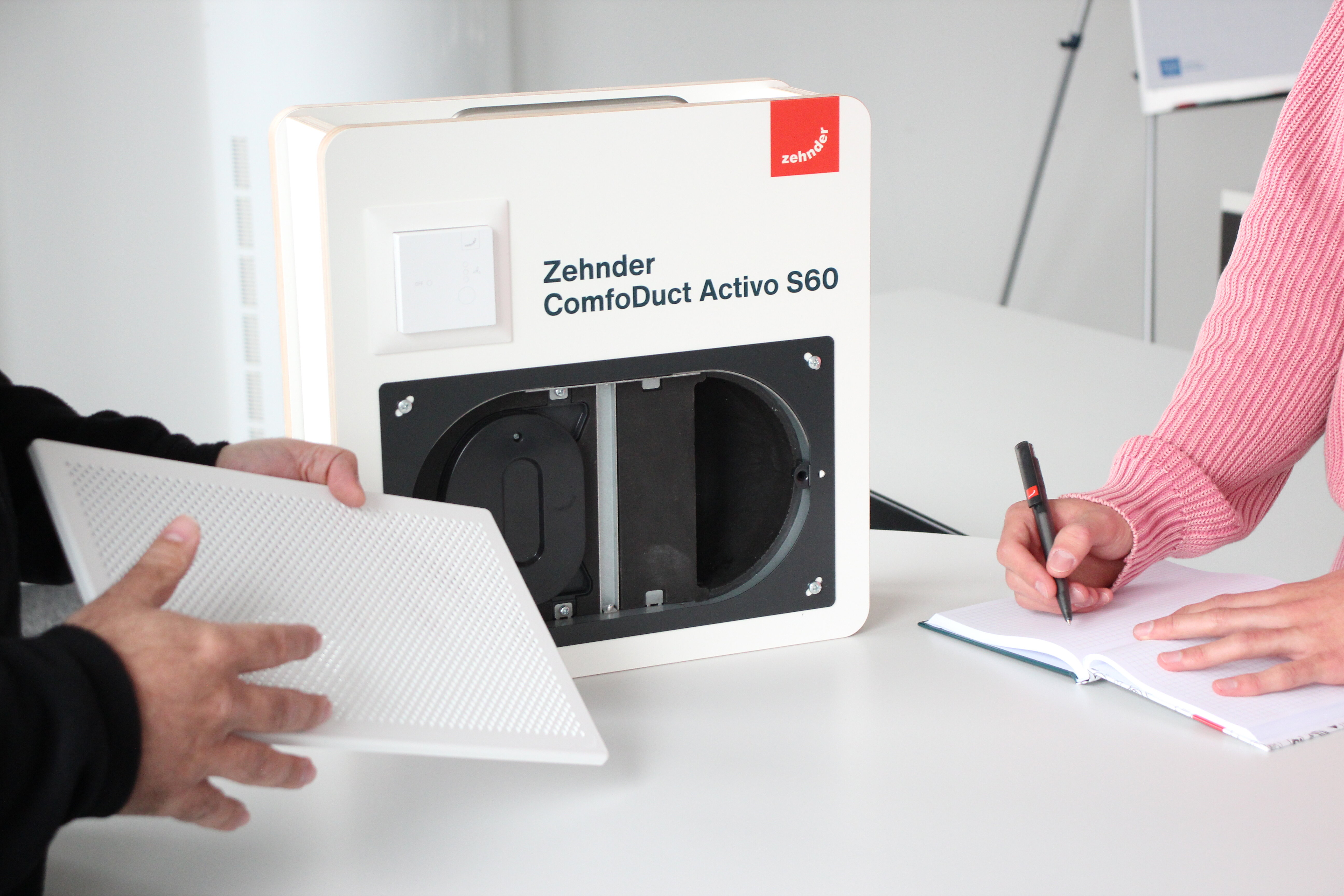 Display sur la table, passage de cloison actif