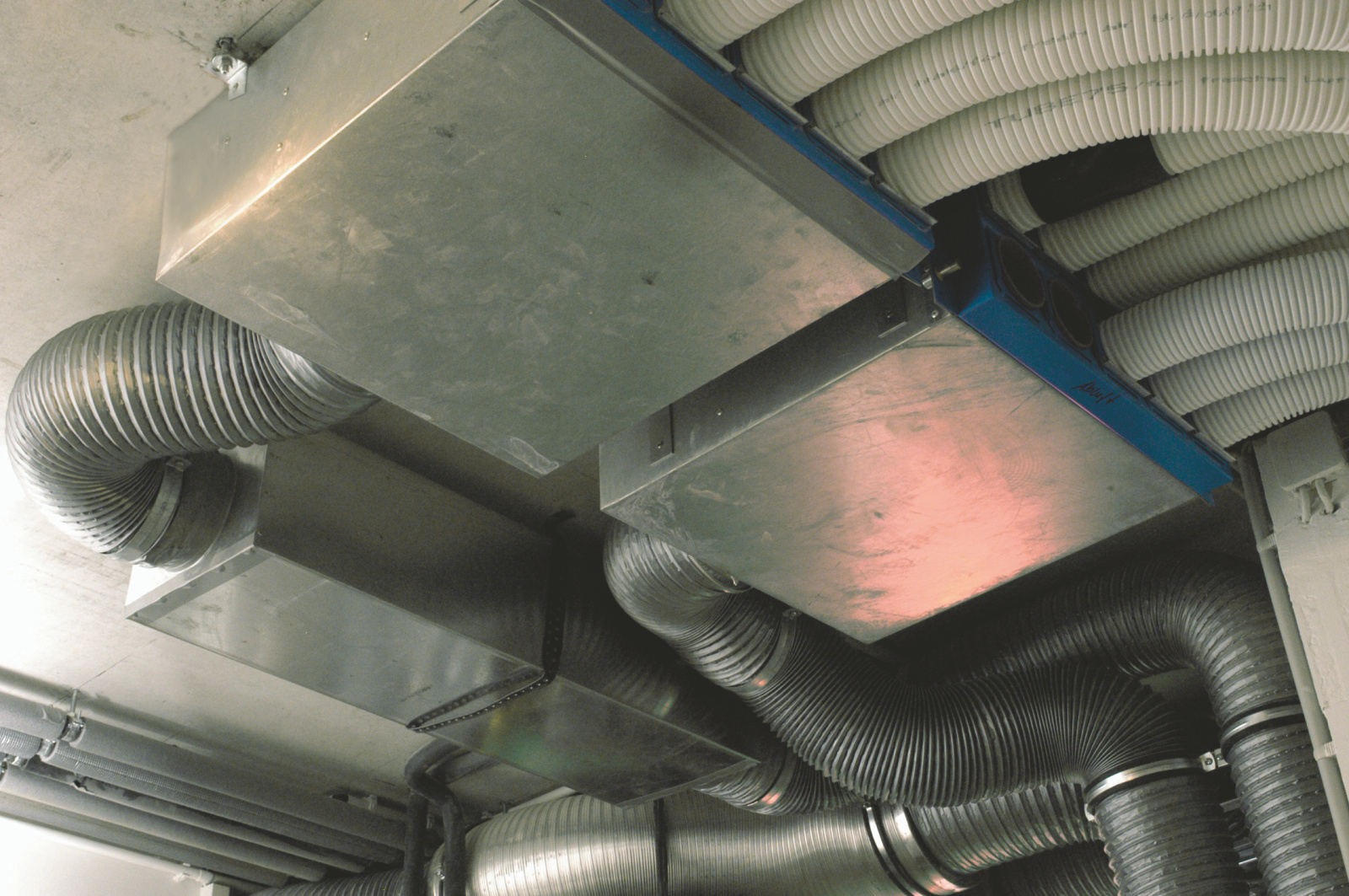 Reference Zehnder ComfoTube Comfortable indoor ventilation Bottom view