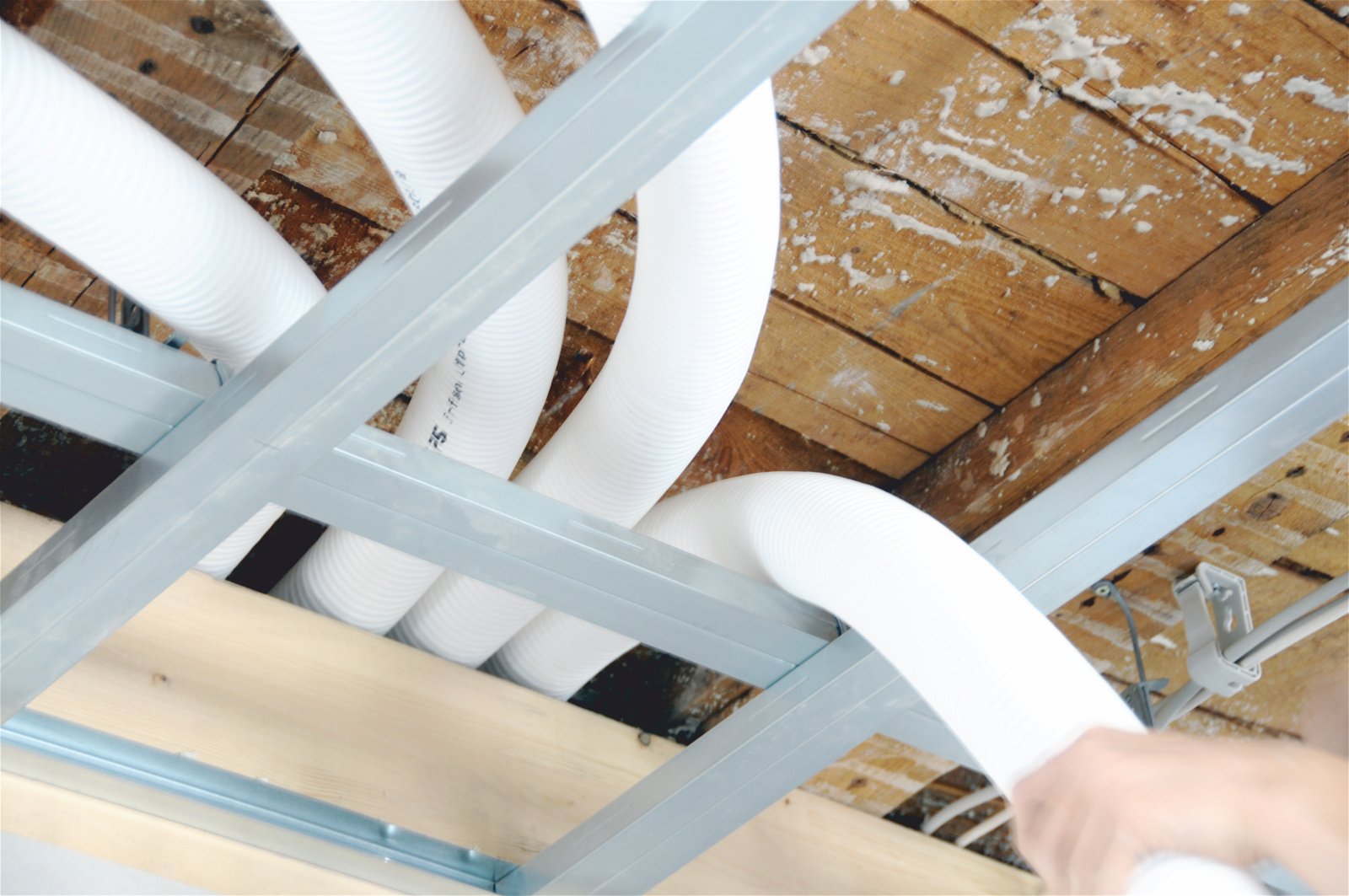 Installazione di tubi di ventilazione in loco