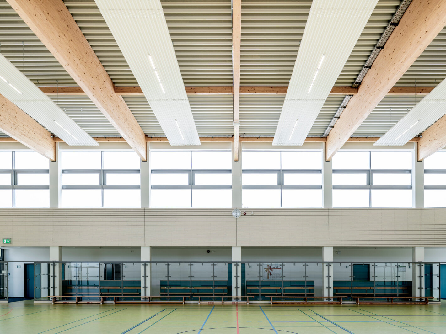 	palestra con pannelli radianti a soffitto zehnder