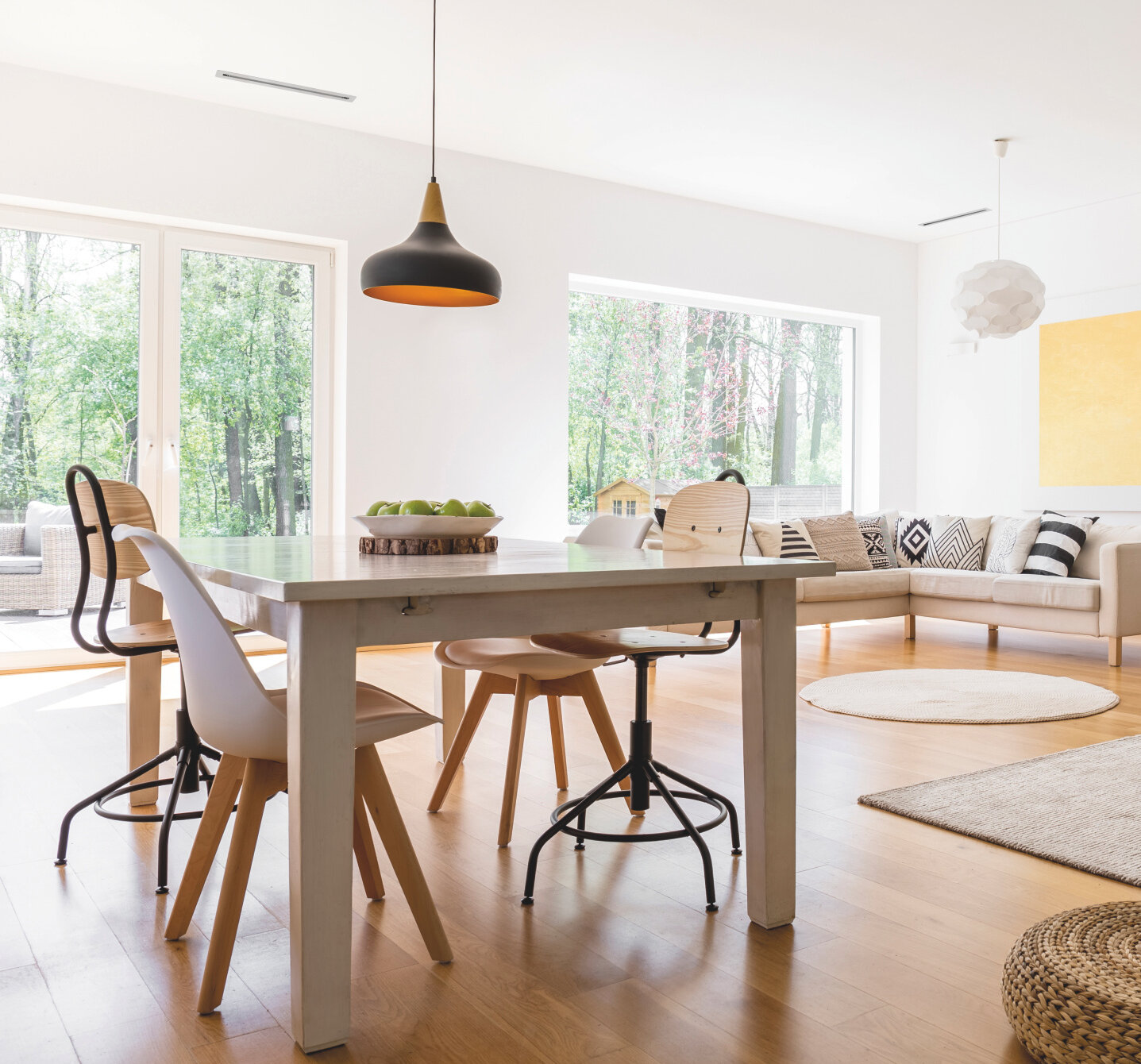 Soggiorno con diffusore lineare Zehnder ComfoGrid Linea