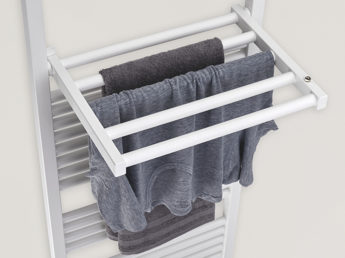 Cut-Out Zehnder Zeno Wing Decorative radiator Front view