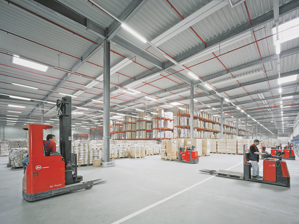 KiK, textile and non-food supplier, Germany, logistics center, forklift, employees, people, high bay warehouse, reference, Press connection, welded connection