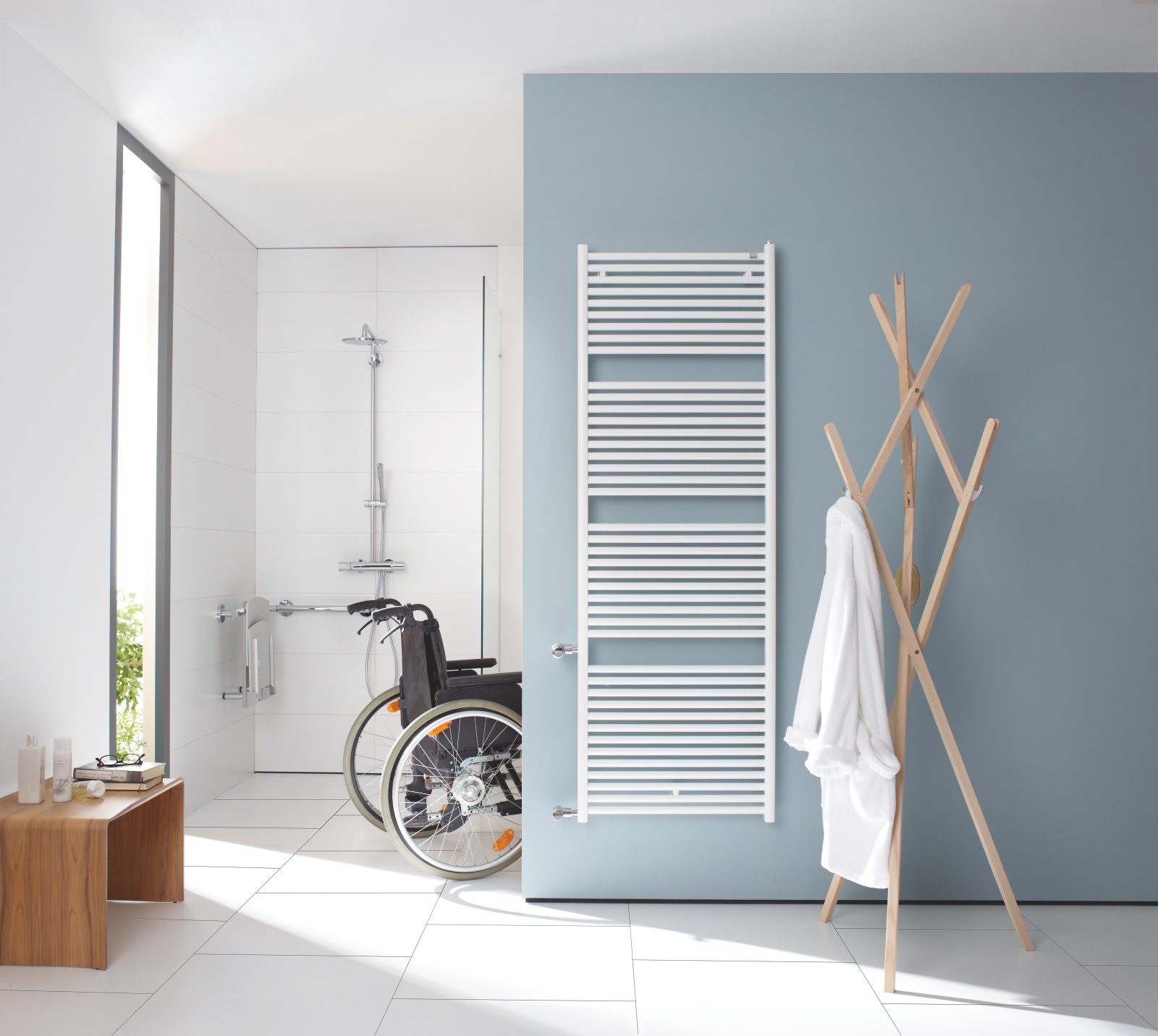 Zehnder_RAD_Toga-HY_Basic_bathroom_wheelchair Rendering Zehnder Toga Decorative radiator