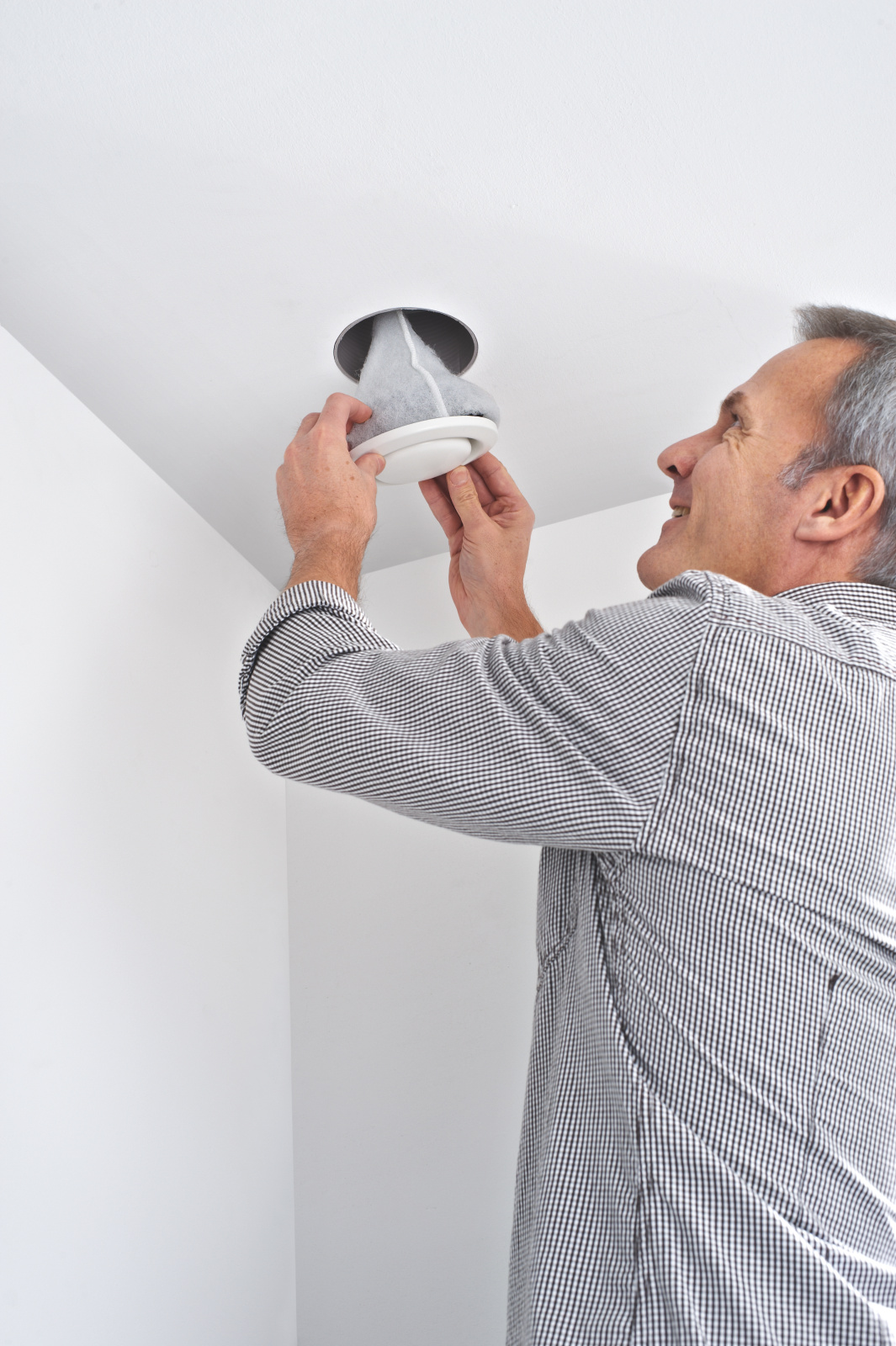 Photograph Zehnder ComfoValve Via STB Comfortable indoor ventilation Front view