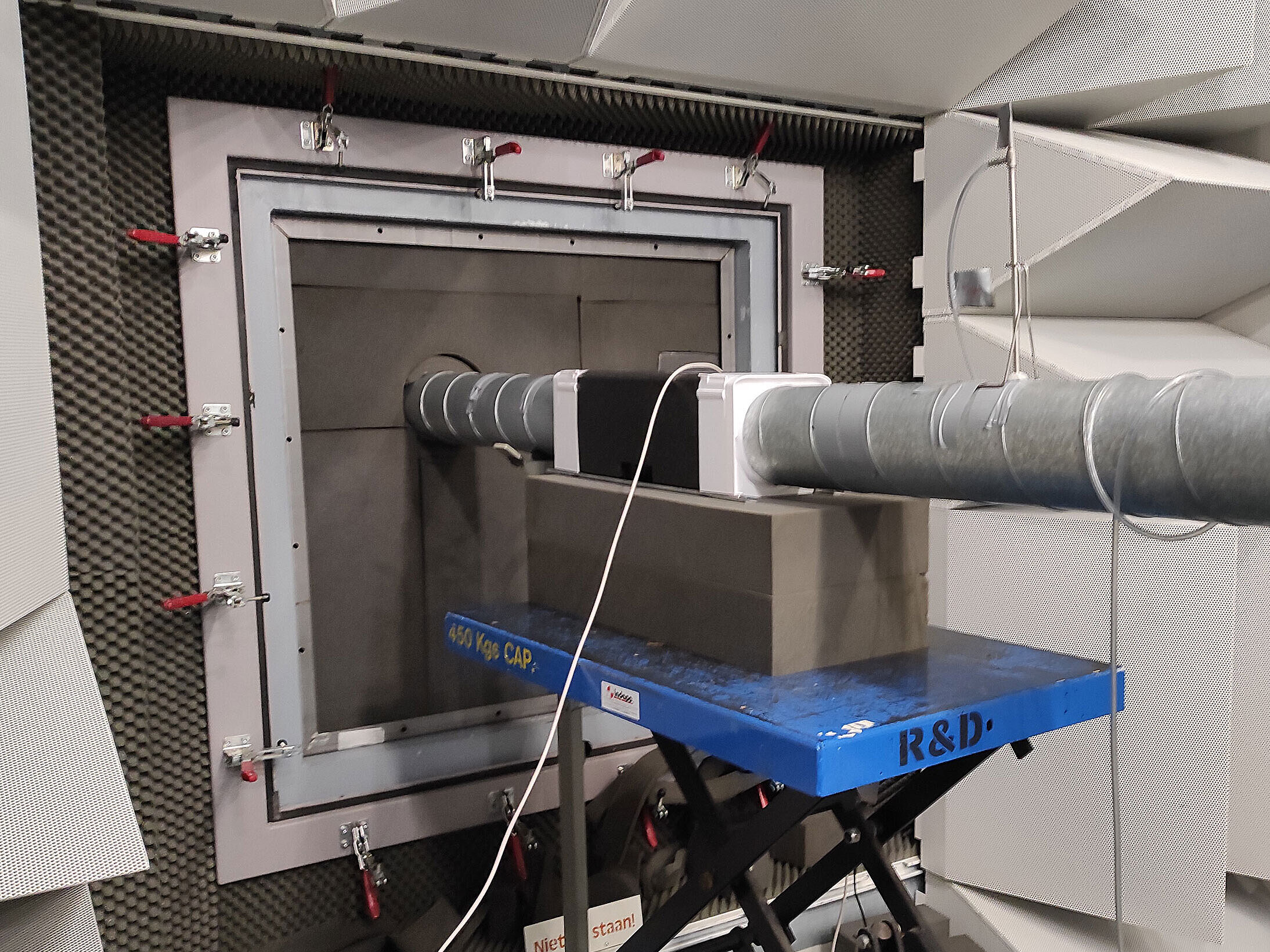 Laboratoire d’acoustique caisson de ventilation de l’air ambiant