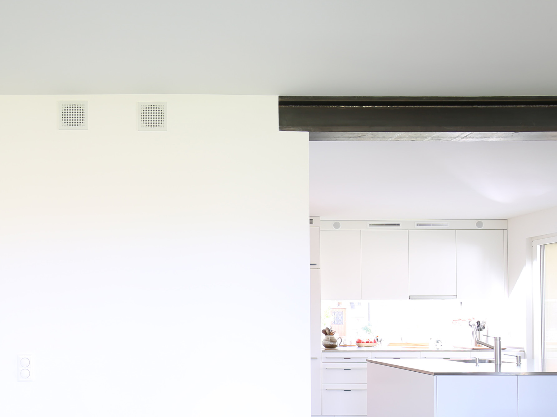 Zehnder Design-Gitter in Deckennähe