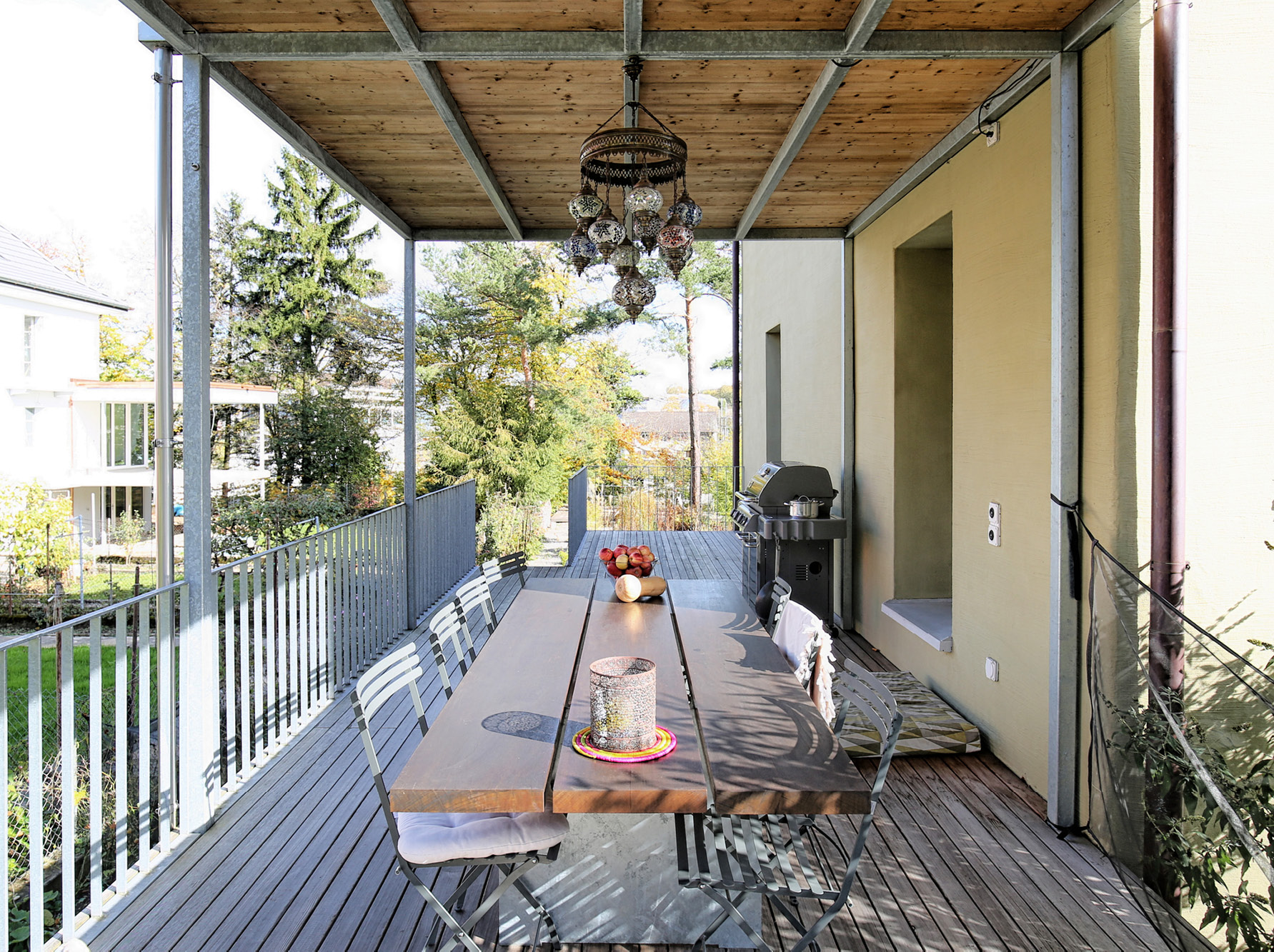 Aussenbereich des sanierten Wohnhauses